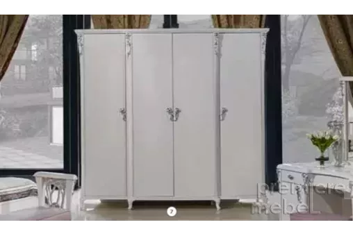 Шкаф 4-дверный со стойками