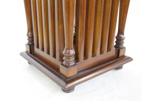 BUS 01 Подставка под зонты