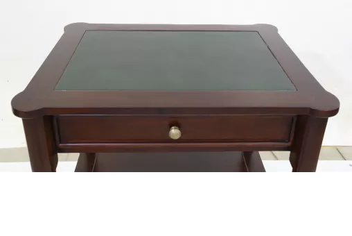 BWN 51 Столик, обит кожей зелёного цвета