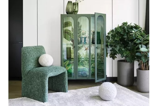 Витрина 3-х дверная Banksy